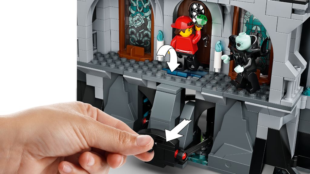 LEGO Hidden Side 70437 Castle of Mystery 7
