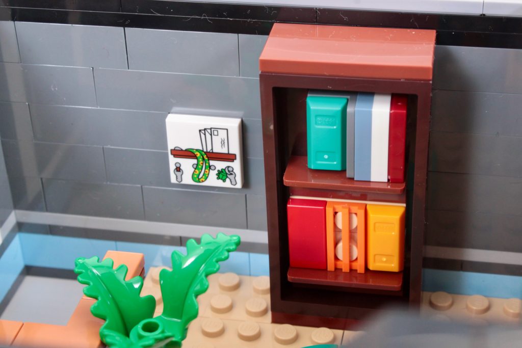 LEGO Icons 10350 Tudor Corner review 45 1024x683