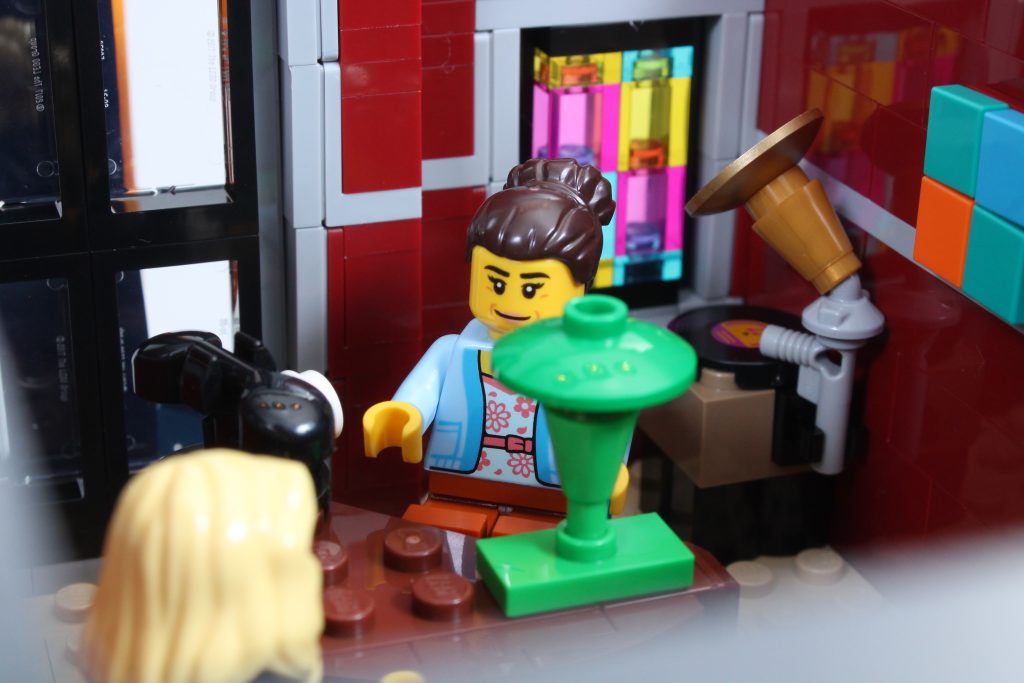 LEGO Icons 10312 Jazz Club review 39 1024x683