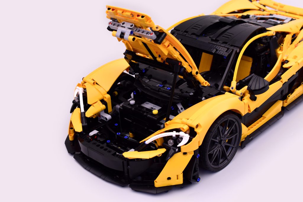 LEGO Technic 42172 McLaren P1 review 8 1024x683
