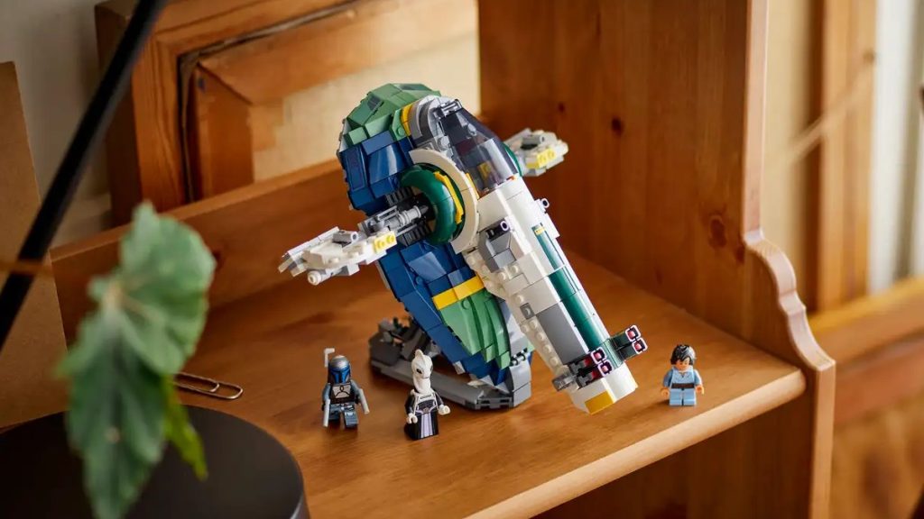 LEGO Star Wars 75433 Jango Fetts Starship featured