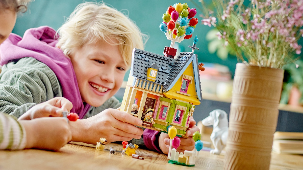 LEGO Disney 43217 Up House featured 2