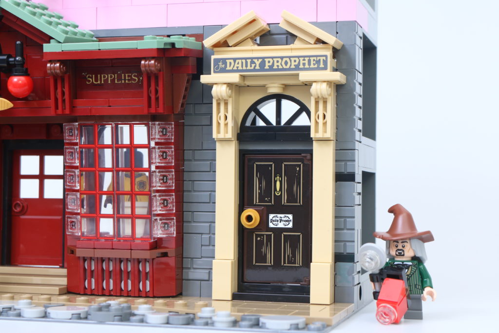 LEGO Harry Potter 75978 Diagon Alley review 59