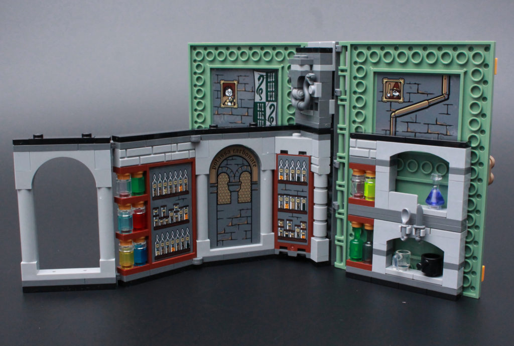 LEGO Harry Potter 76383 Potions Class review 5