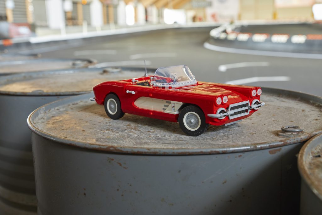 LEGO Icons 10321 Chevrolet Corvette C1 27 1024x683