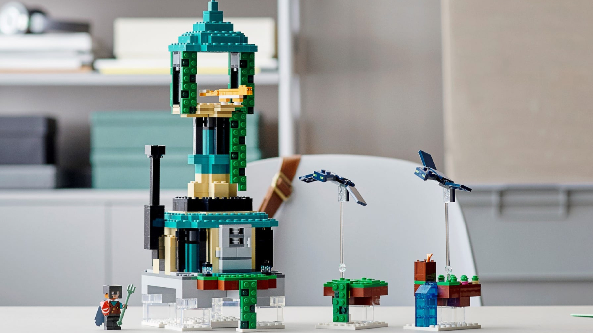A pair of LEGO Minecraft sets are worth double VIP points
