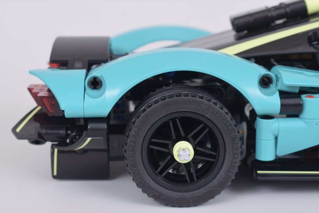 LEGO Technic 42208 Aston Martin Valkyrie review 3 1024x683