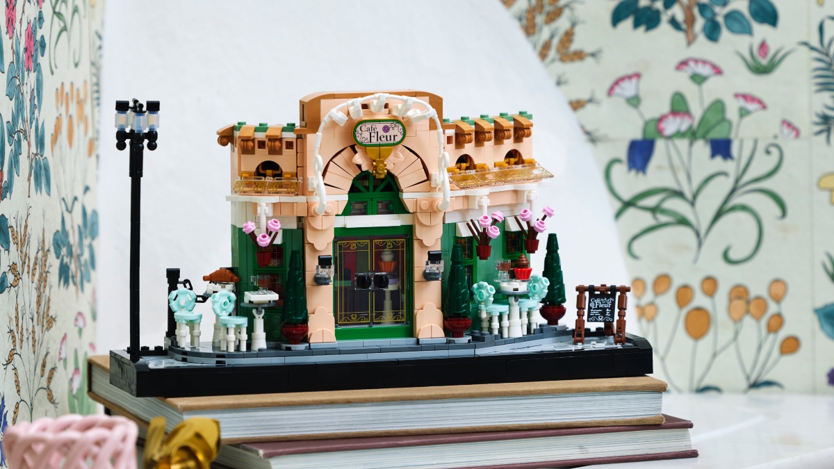 LEGO Icons 10362 French Café officially revealed