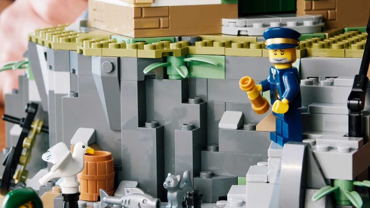 Marine biology knowledge takes LEGO reef from good to great