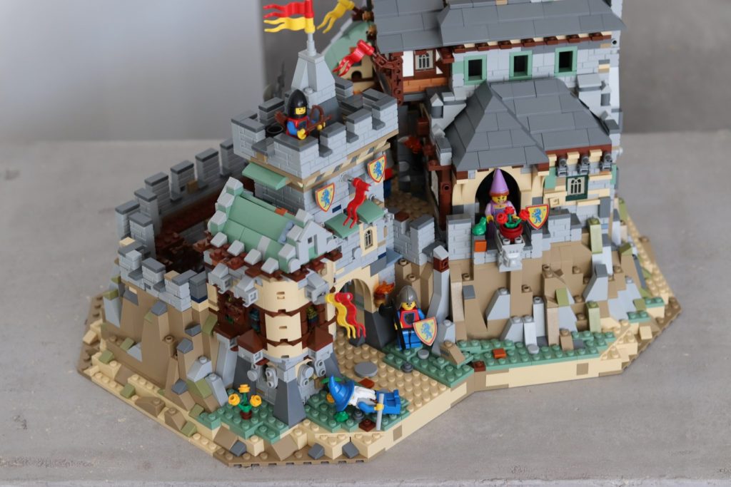 LEGO Ideas Classic Castle 1