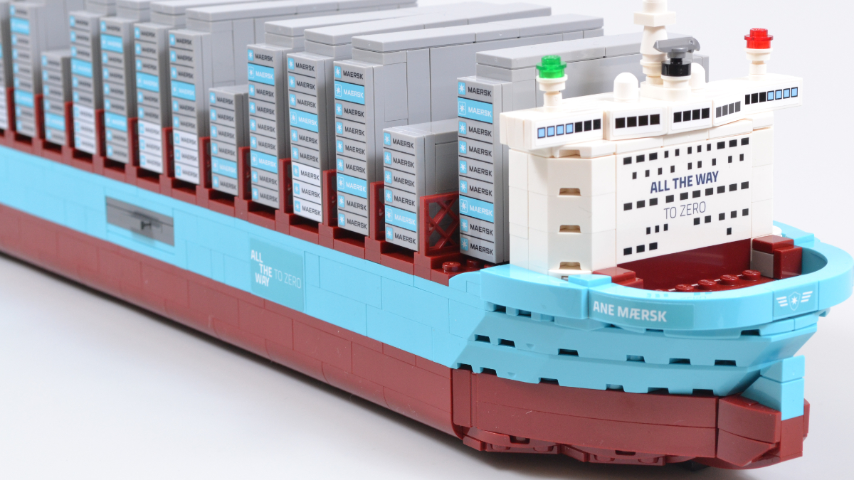 LEGO 40955 Maersk Dual-Fuel Container Vessel is the odd duck of 2026