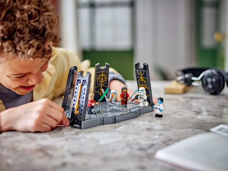 LEGO Star Wars 75385 Ahsoka Tanos Duel on Peridea Lifestyle