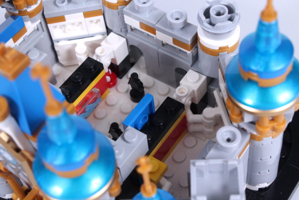LEGO Disney 40478 Mini Disney Castle review 17 1024x683