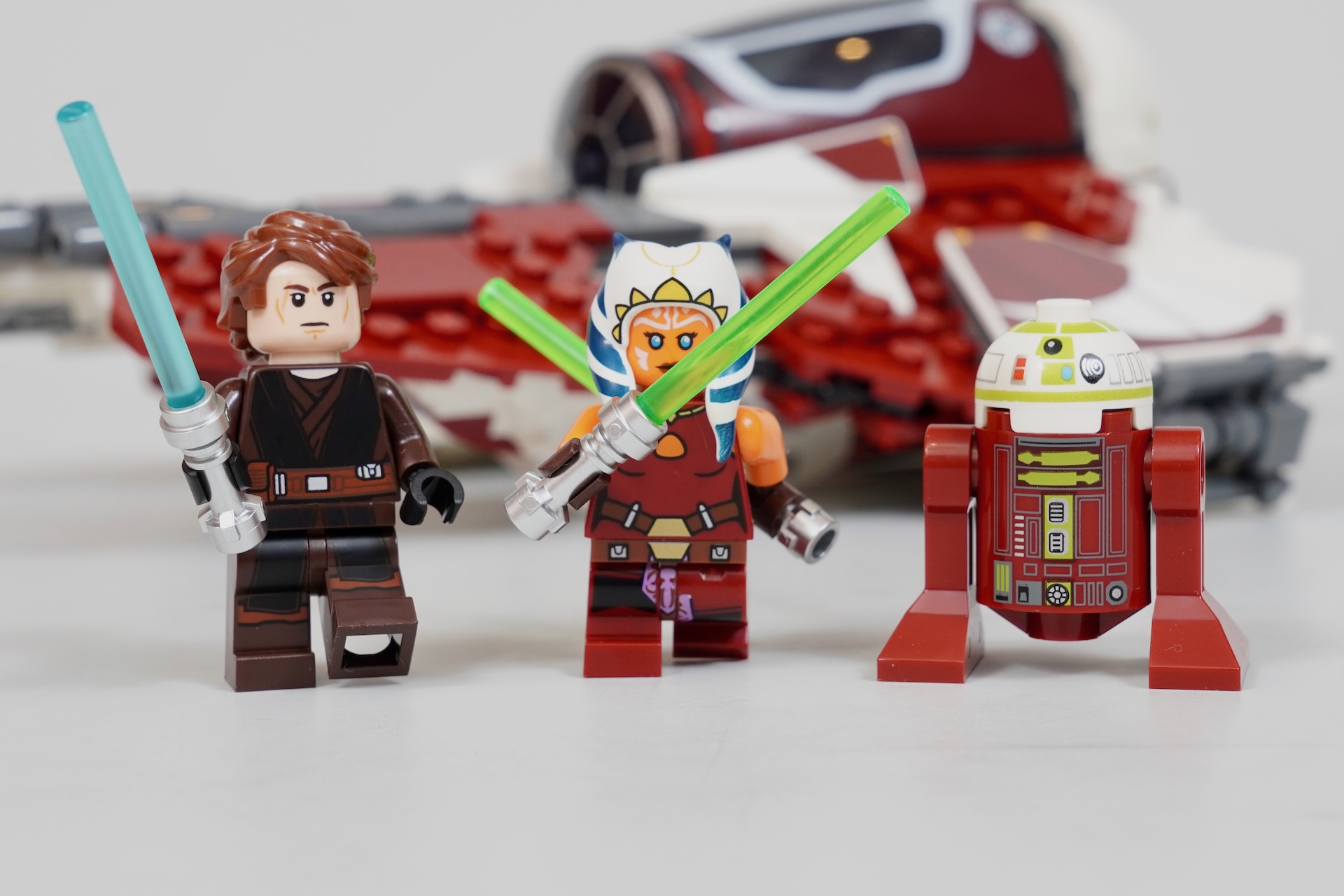 LEGO Star Wars 75401 Ahsoka's Jedi Interceptor critique-23